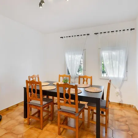 Casa De Abuelos Valsain Ferienhaus